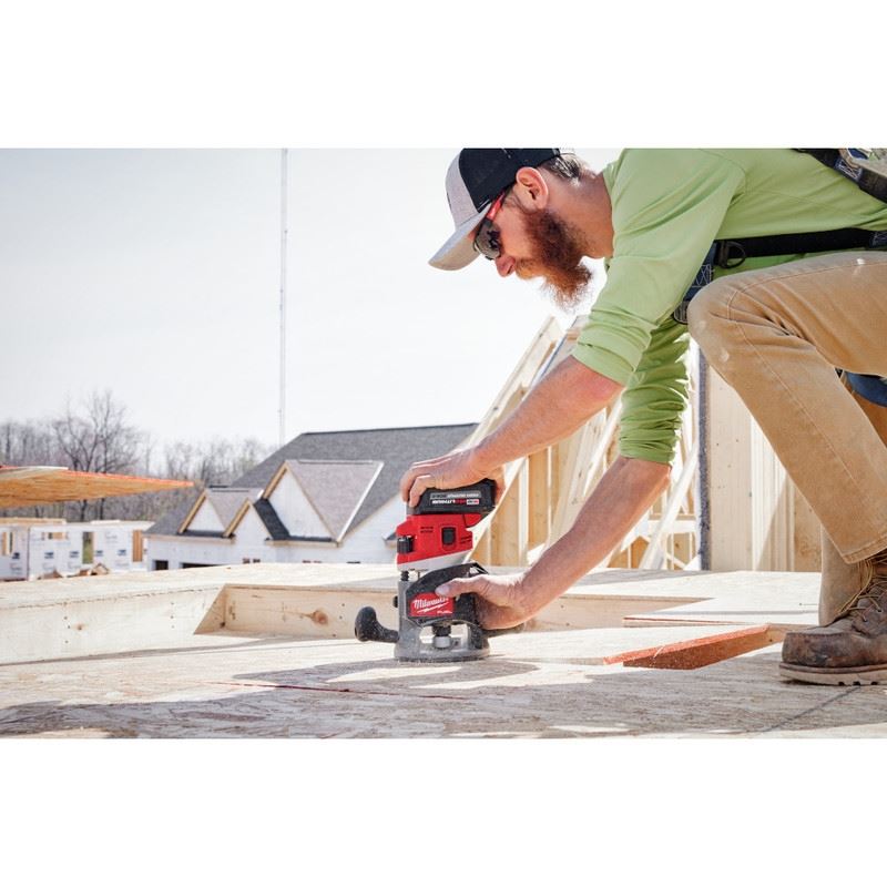 Milwaukee 2838 - 21 M18 FUEL 18 Volt Lithium - Ion Brushless Cordless 1/2 in. Router Kit - Mississauga Hardware Centre Inc