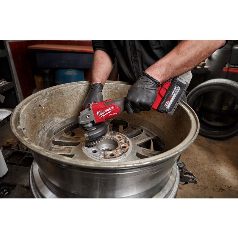 Milwaukee 2889 - 20 M18 FUEL 4 - 1/2in / 5in Variable Speed Braking Grinder, Slide Switch Lock - On - Mississauga Hardware Centre Inc