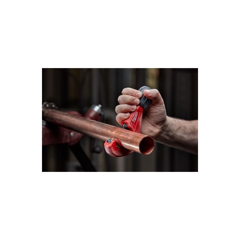 Milwaukee 48 - 22 - 4252 1 - 1/2" Constant Swing Copper Tubing Cutter - Mississauga Hardware Centre IncMilwaukee48-22-4252