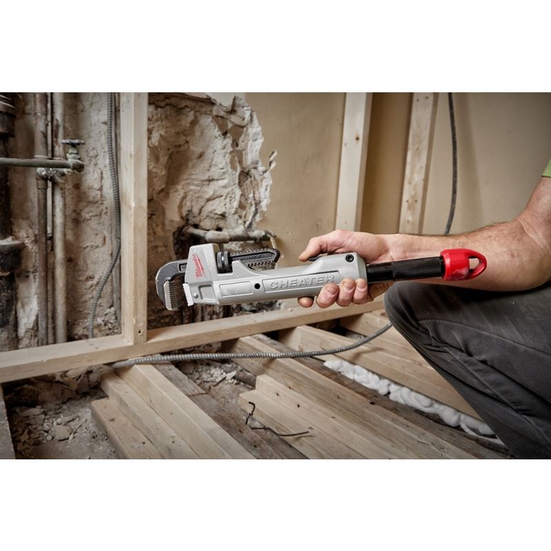 Milwaukee 48 - 22 - 7318 CHEATER Aluminum Adaptable Pipe Wrench - Mississauga Hardware Centre Inc