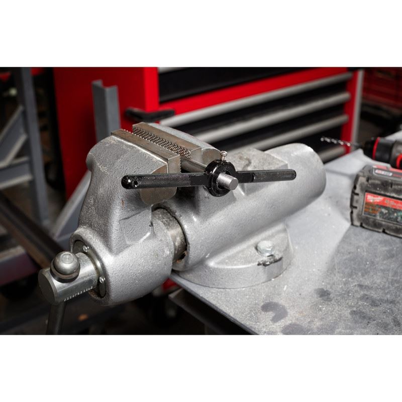 Milwaukee 49 - 22 - 5600 17PC SAE Tap and Die Set - Mississauga Hardware Centre Inc