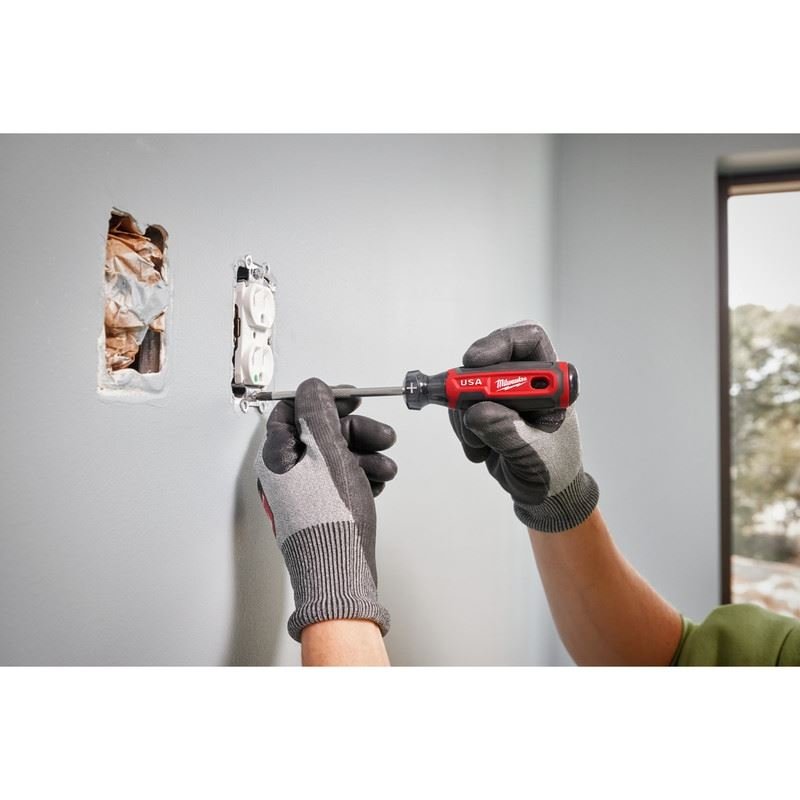 Milwaukee MT202 2 Phillips 4in Cushion Grip Screwdriver (USA) - Mississauga Hardware Centre Inc