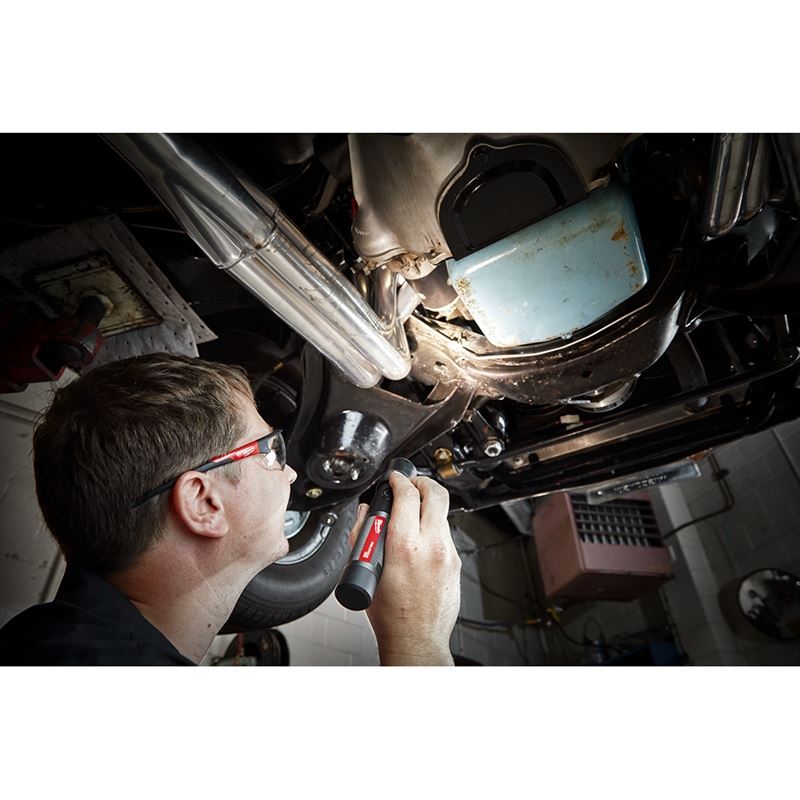 Milwaukee USB Rechargeable 1100L Twist Focus Flashlight - Mississauga Hardware Centre Inc