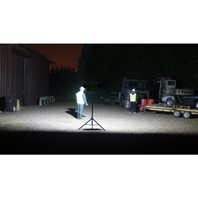 Primelite 24 - 615 Triple Panel Floodlight & Tripod Stand - Mississauga Hardware Centre IncPRIMEGRIP24-615