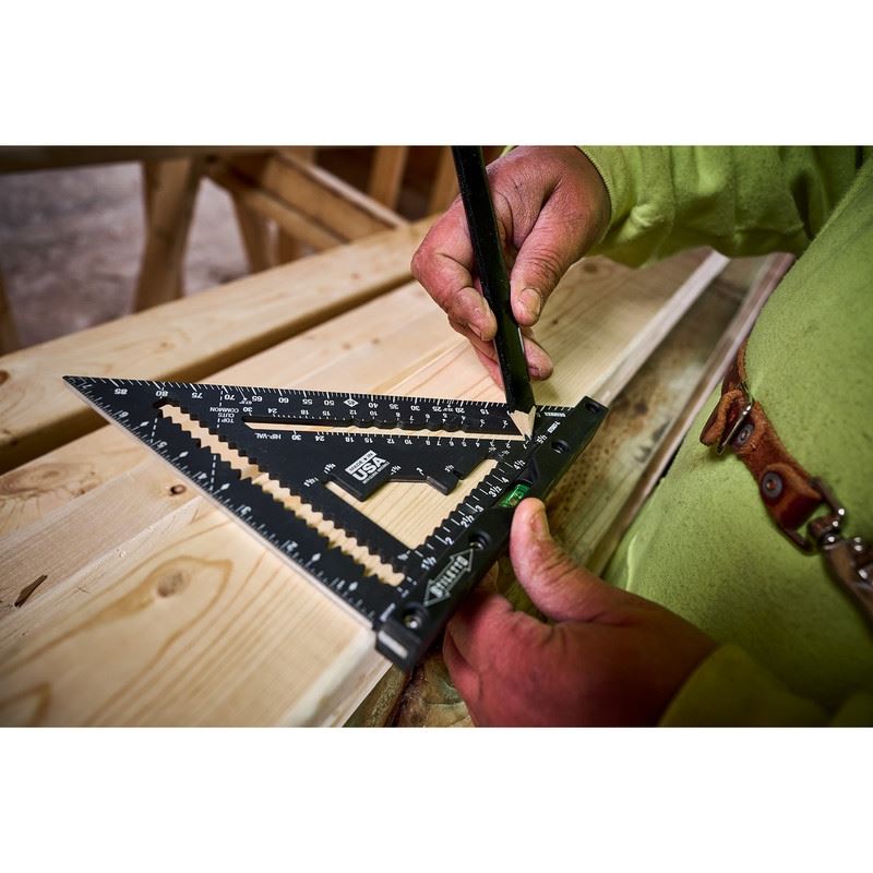 STILETTO STSQ7 - L 7in Carpenter Square with Level - Mississauga Hardware Centre Inc