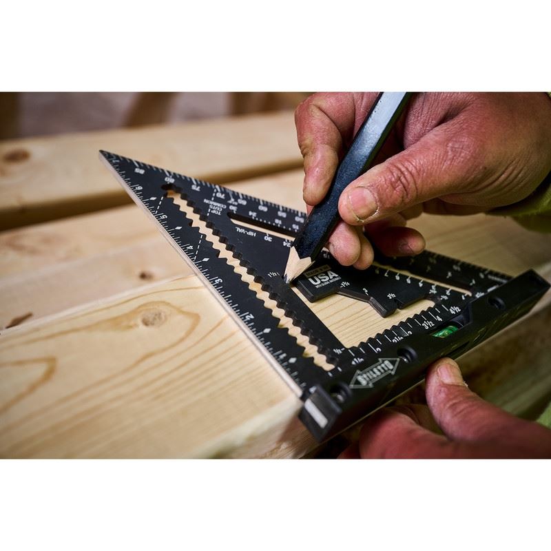 STILETTO STSQ7 - L 7in Carpenter Square with Level - Mississauga Hardware Centre Inc