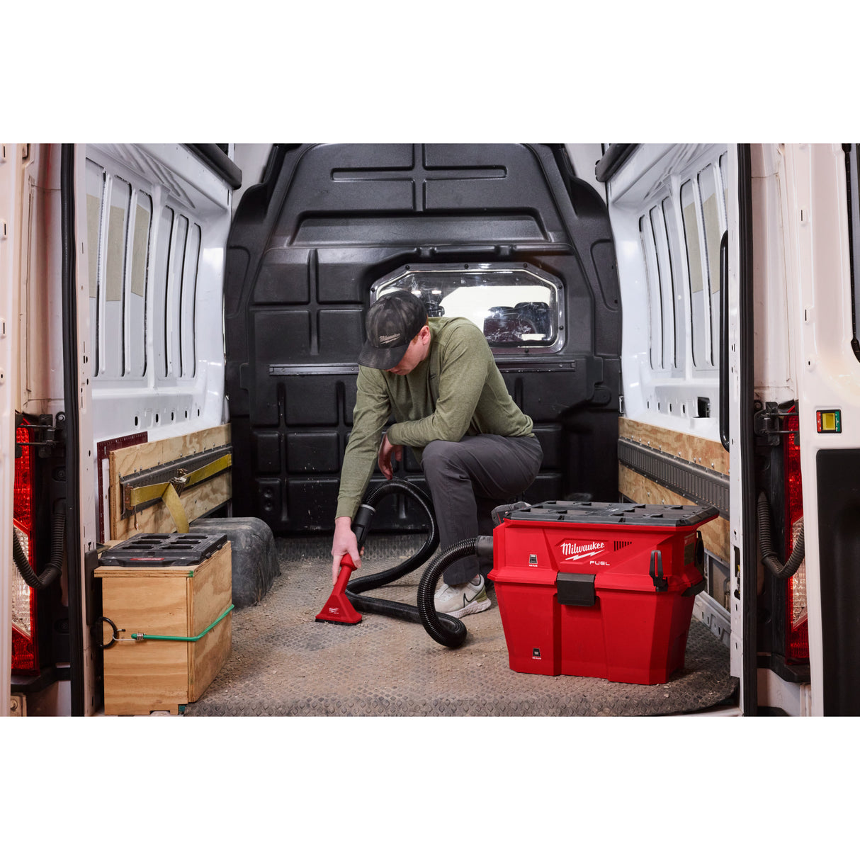 Milwaukee 0914-20 M18 FUEL™ NEXUS™ 6 Gallon Wet/Dry Vacuum w/ PACKOUT™ Compatibility & VACLINK™