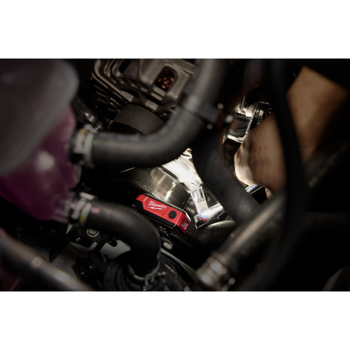 Milwaukee Tool 2014R Rechargeable Clip Light