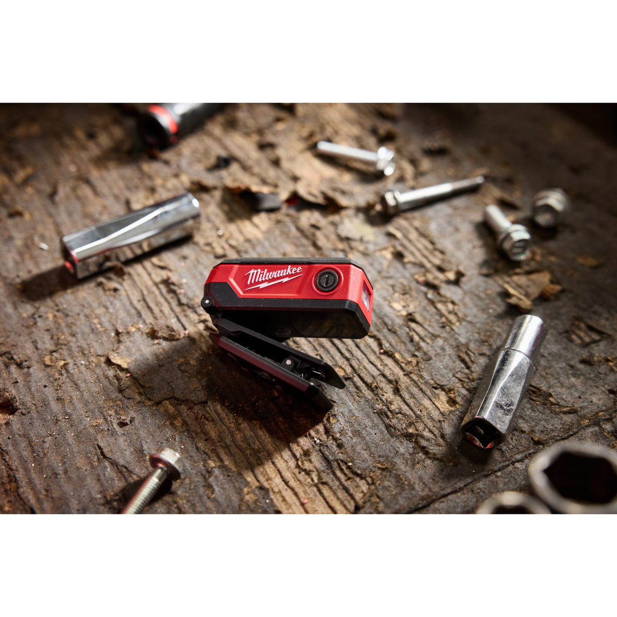 Milwaukee Tool 2014R Rechargeable Clip Light