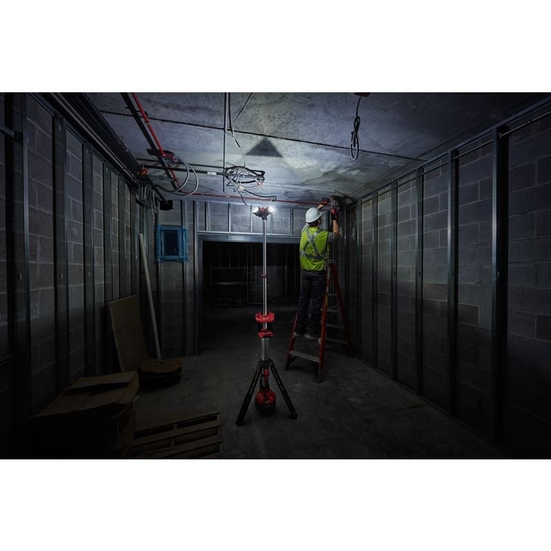 2135 - 20 M18 18 Volt Lithium - Ion Cordless ROCKET LED Tower Light - Tool Only - Mississauga Hardware Centre Inc