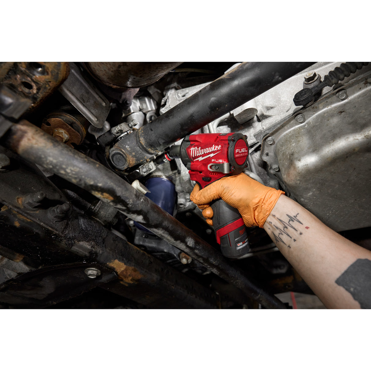 Milwaukee 2562-21 M12 FUEL™ Stubby 3/8" Impact Wrench Kit