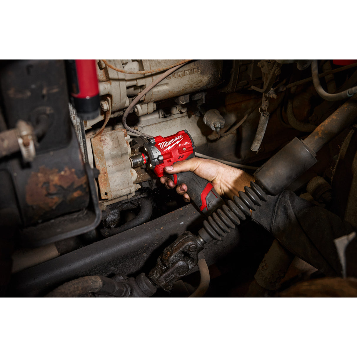 Milwaukee 2562-21 M12 FUEL™ Stubby 3/8" Impact Wrench Kit