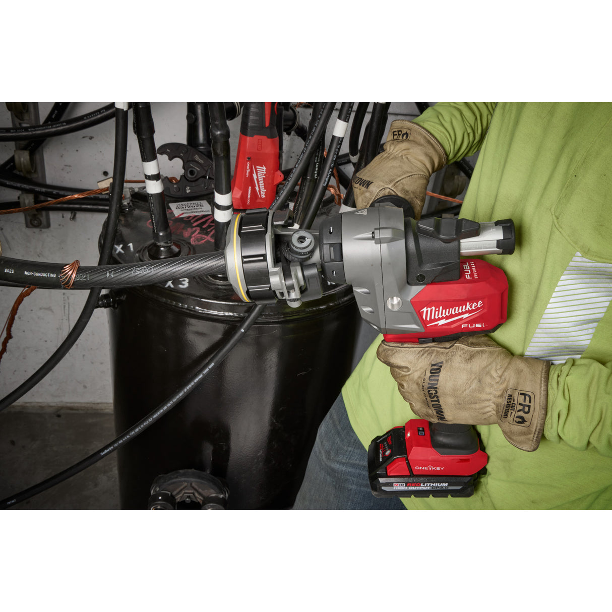 Milwaukee 2937-21 M18 FUEL™ Covered Conductor Cable Stripper Kit w/ Adjustable Bushings