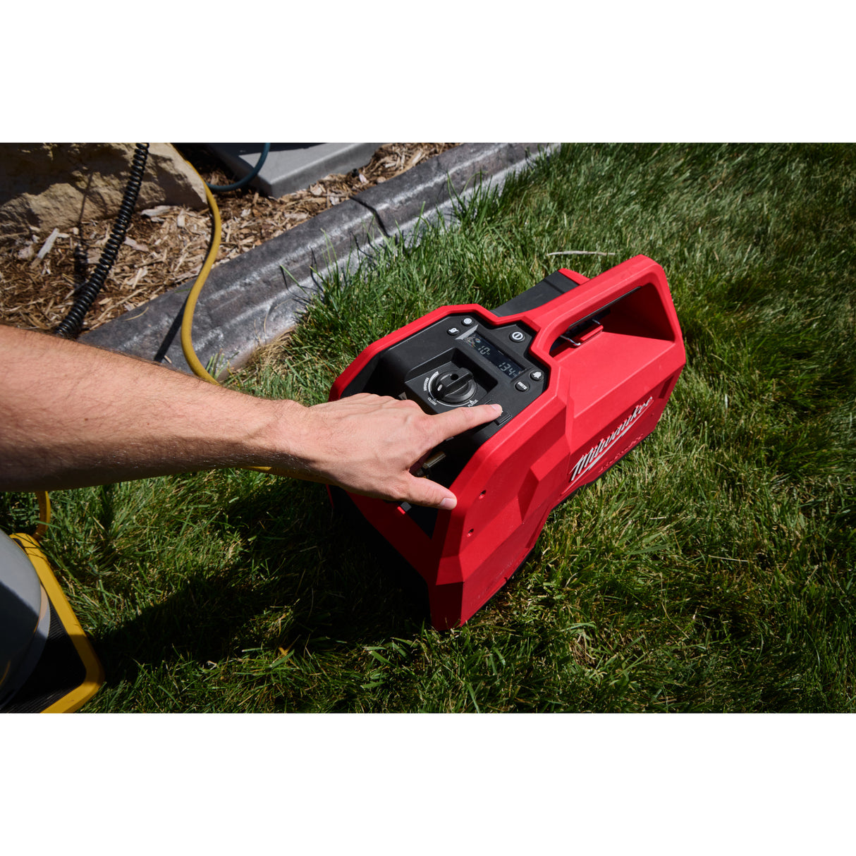 Milwaukee 2938-21 M18™ Brushless Refrigerant Recovery Machine