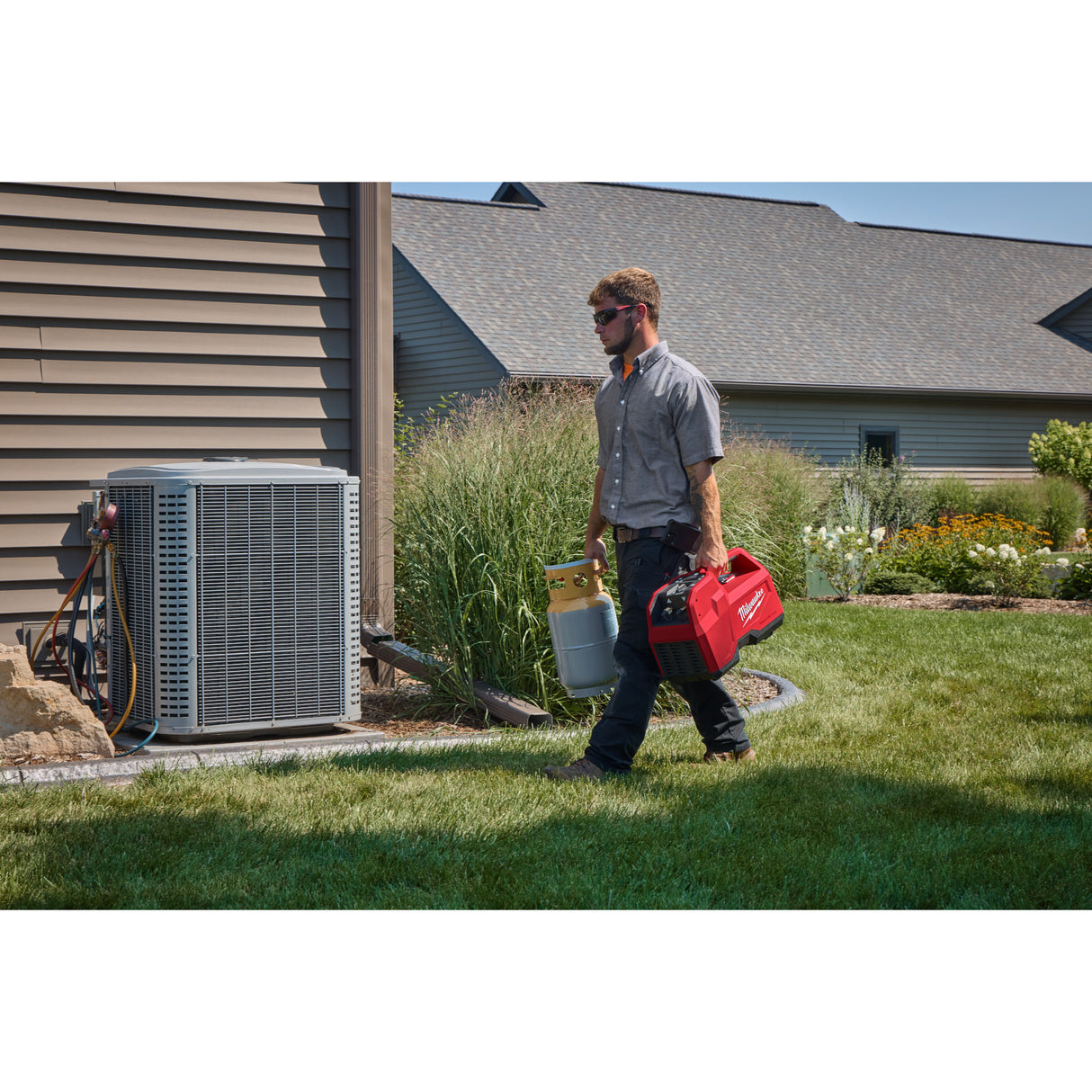 Milwaukee 2938-21 M18™ Brushless Refrigerant Recovery Machine