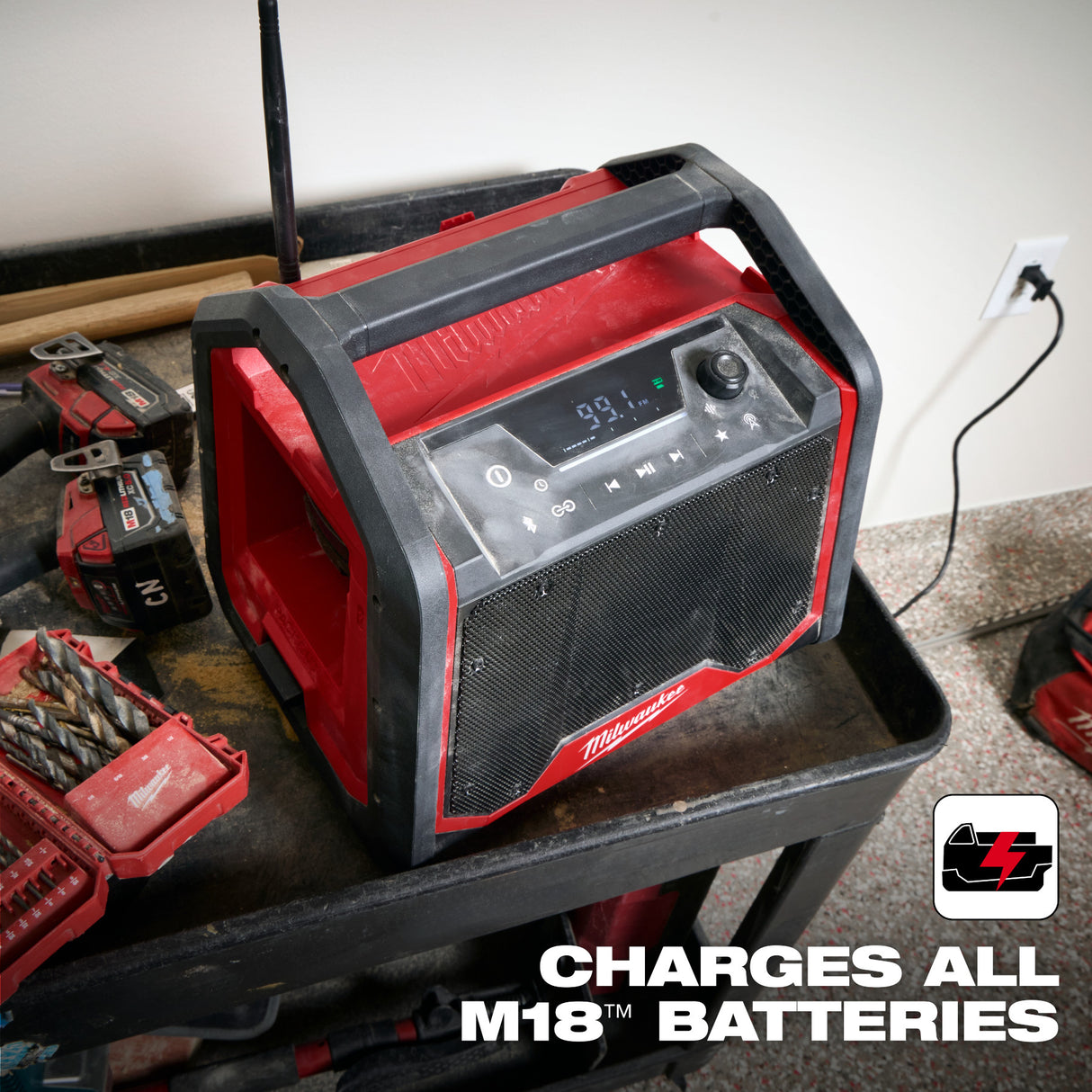 Milwaukee M18 BLUETOOTH® JOBSITE RADIO + CHARGER 2956-20