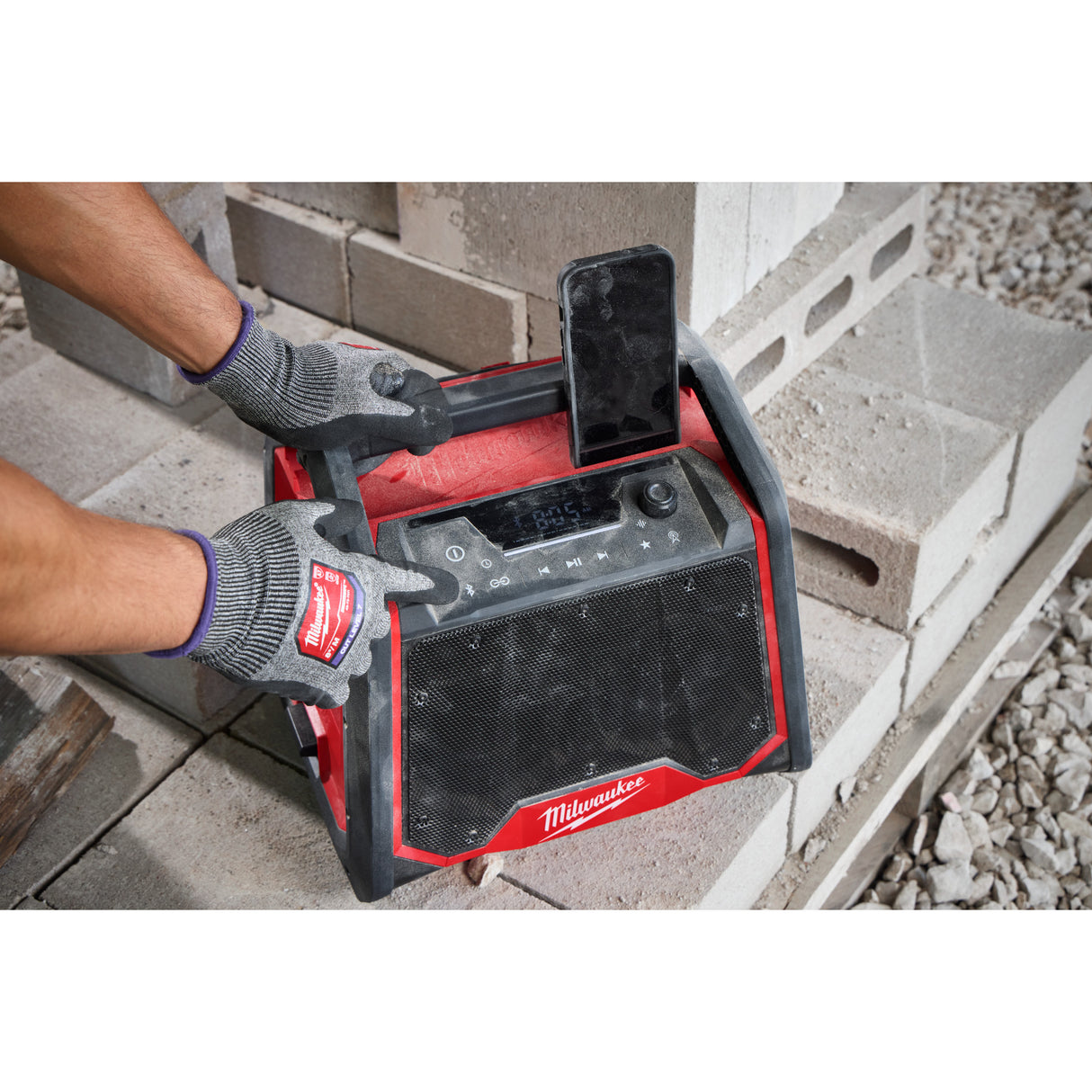 Milwaukee M18 BLUETOOTH® JOBSITE RADIO + CHARGER 2956-20