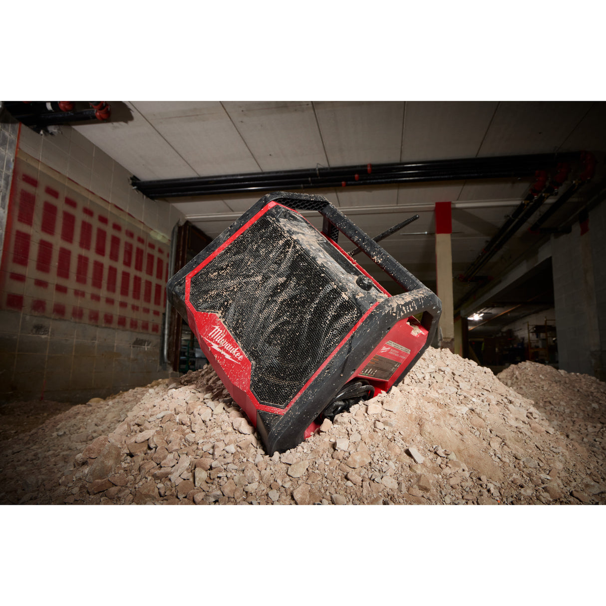 Milwaukee M18 BLUETOOTH® JOBSITE RADIO + CHARGER 2956-20