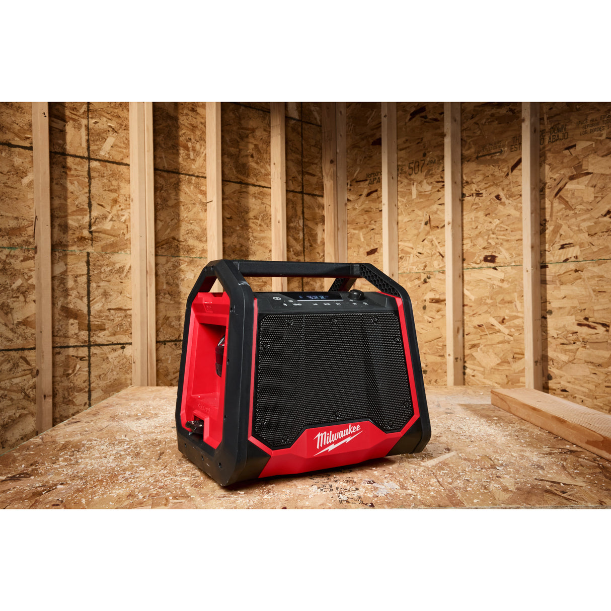 Milwaukee M18 BLUETOOTH® JOBSITE RADIO + CHARGER 2956-20