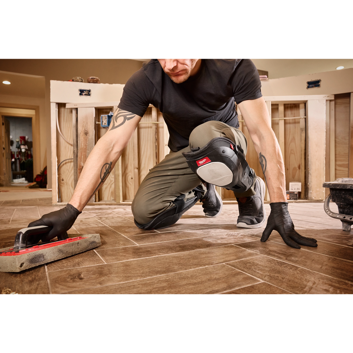 Milwaukee Dynamic Flooring Knee Pad tiling application
