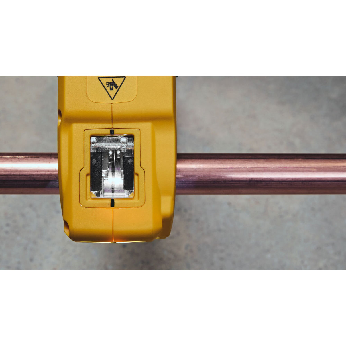 DEWALT DCE154E1 20V MAX* XR® 1-1/4 in. Copper Tubing Cutter Kit