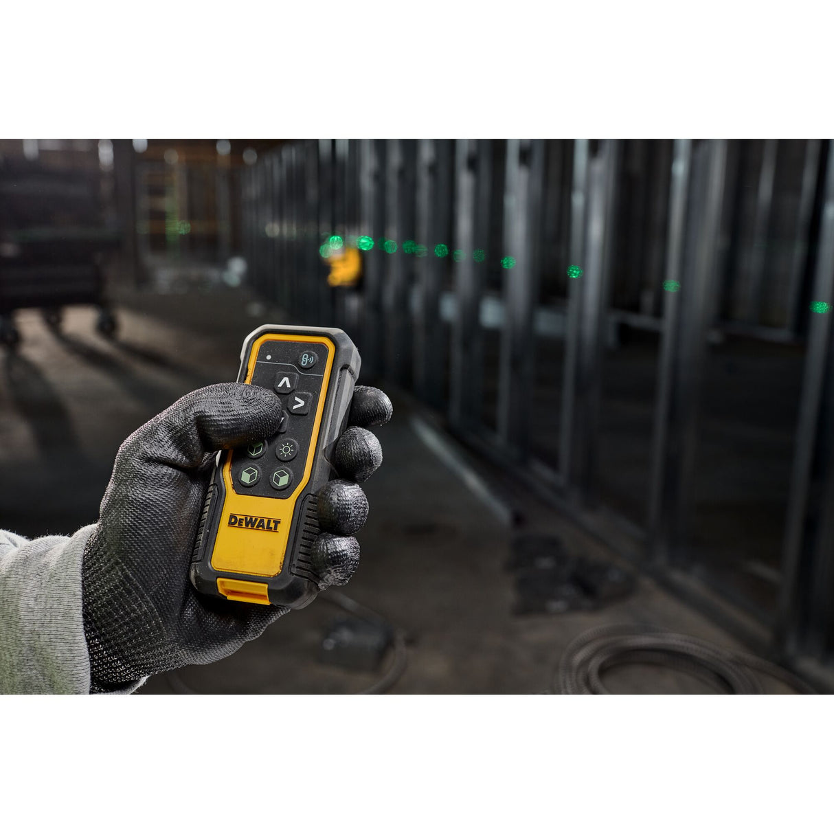 DEWALT DCLE34035D1 20V MAX* XR® Remote Control 360º Line Laser Kit