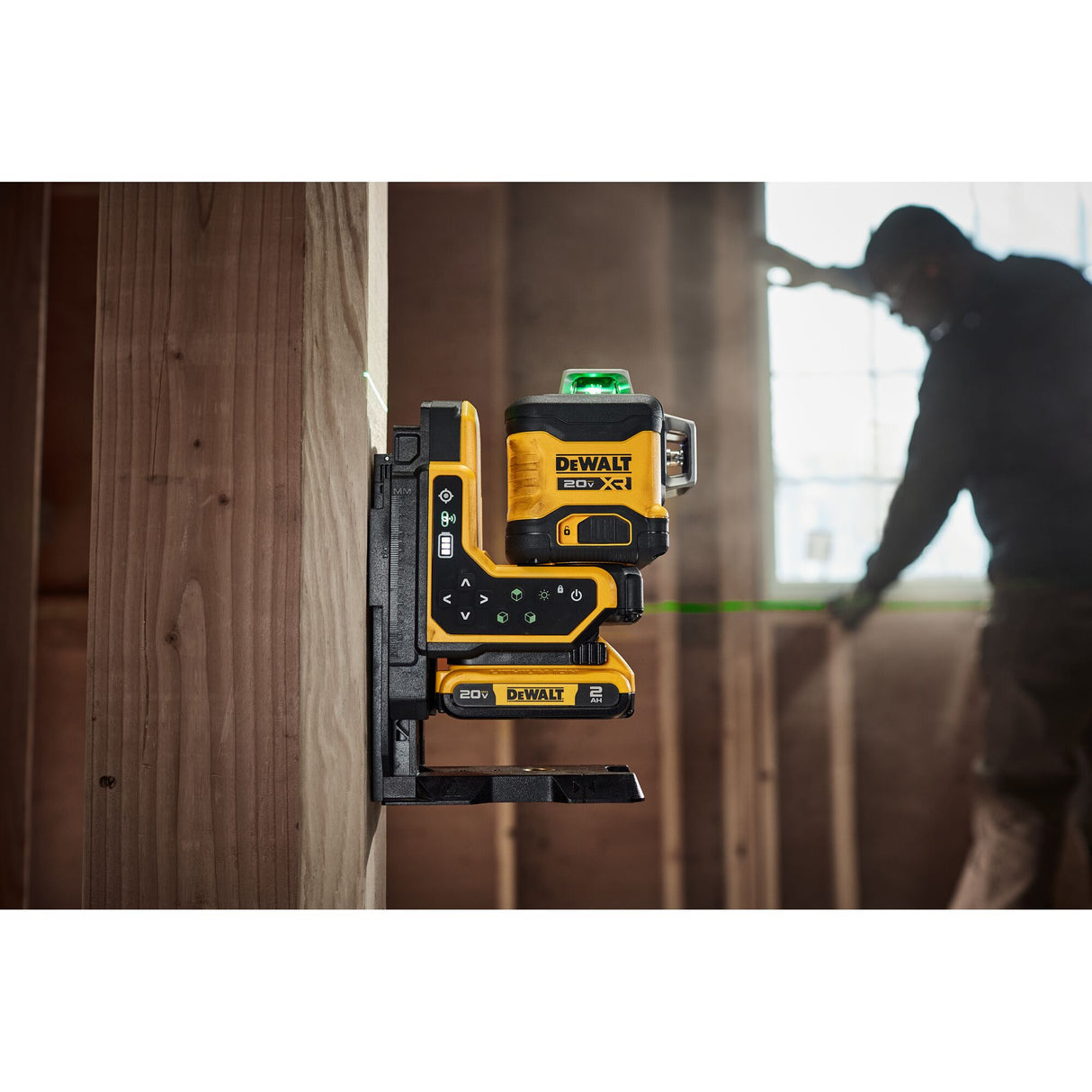 DEWALT DCLE34035D1 20V MAX* XR® Remote Control 360º Line Laser Kit