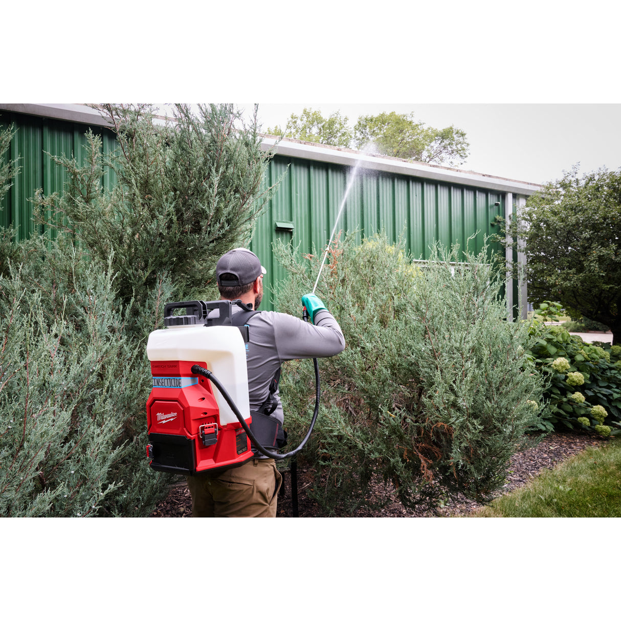 Milwaukee 3019-21PS M18™ 4-Gallon Backpack Sprayer w/ SWITCH TANK™ Kit