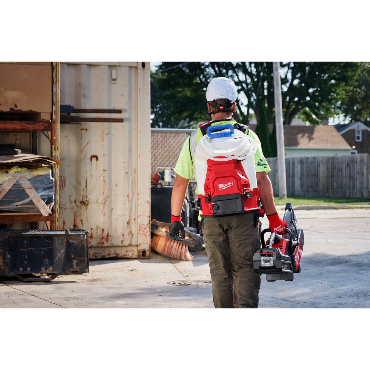 Milwaukee 3019-21PS M18™ 4-Gallon Backpack Sprayer w/ SWITCH TANK™ Kit