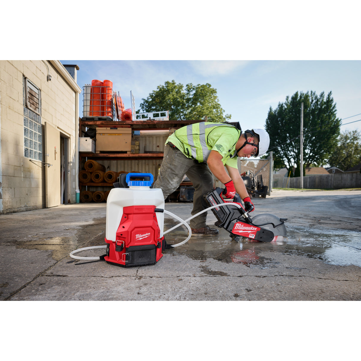 Milwaukee 3019-21PS M18™ 4-Gallon Backpack Sprayer w/ SWITCH TANK™ Kit
