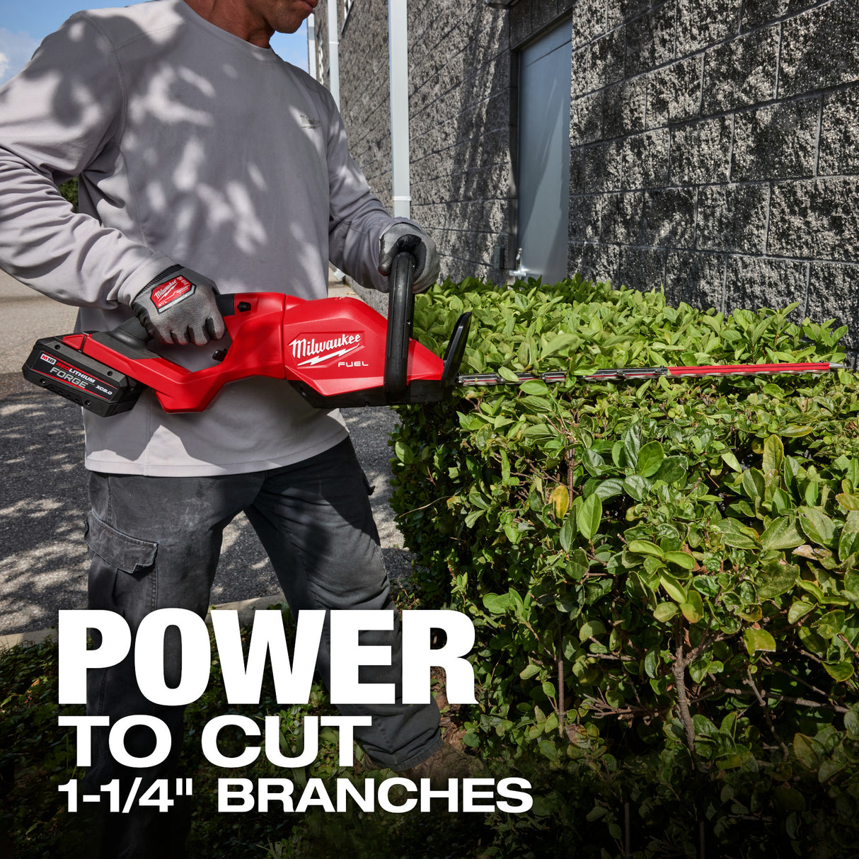 Milwaukee 3033-21 M18 FUEL™ 24" Hedge Trimmer Kit