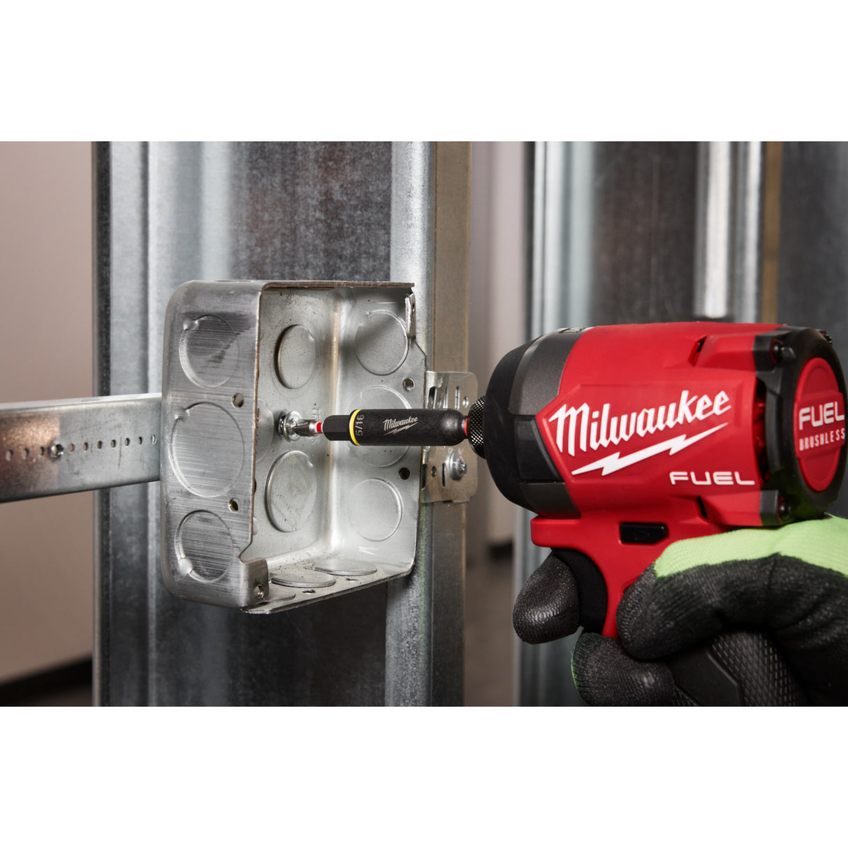 Milwaukee 48-22-2922 8-IN-1 Multi-Bit & Nut Driver W/ SHOCKWAVE™ Impact Duty Bits & Nut Drivers