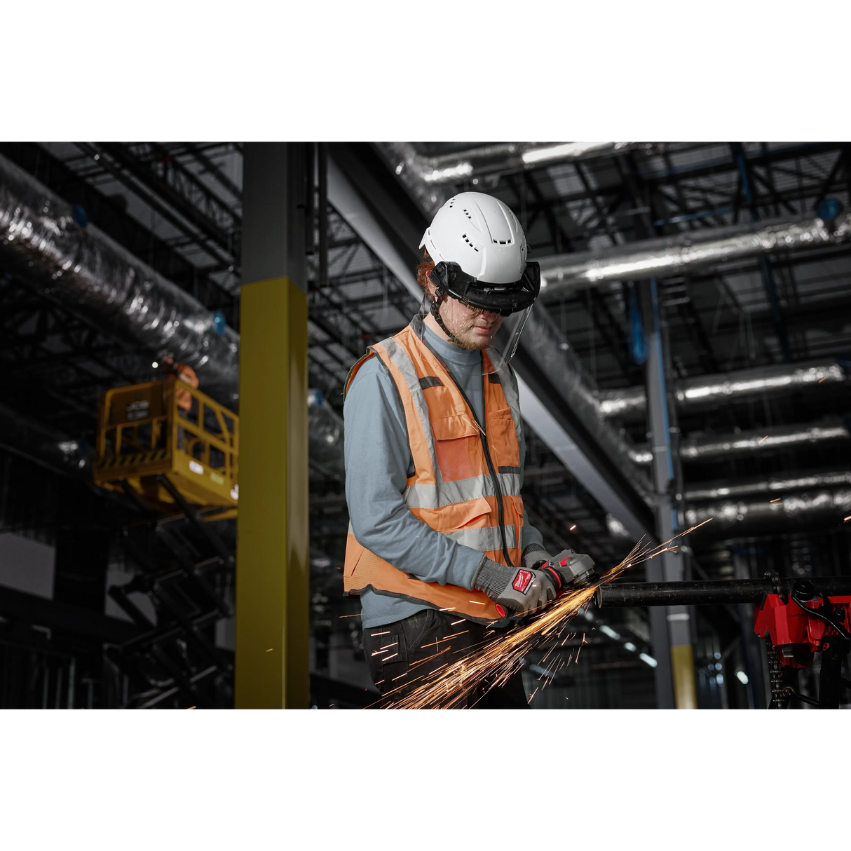 Milwaukee 48-73-1460 BOLT™ Task Full Face Shield - Clear Uncoated Lens (Compatible with Milwaukee® BOLT™ Safety Helmets & BOLT™ Hard Hats)