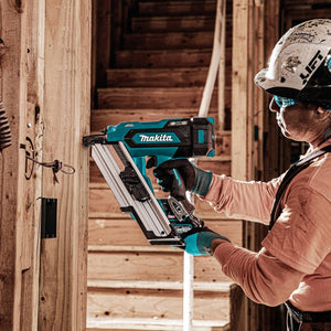 Makita BN001GZ01 40Vmax XGT Brushless 3-1/2" Framing Nailer, 30-34° Clipped Head, Tool Only