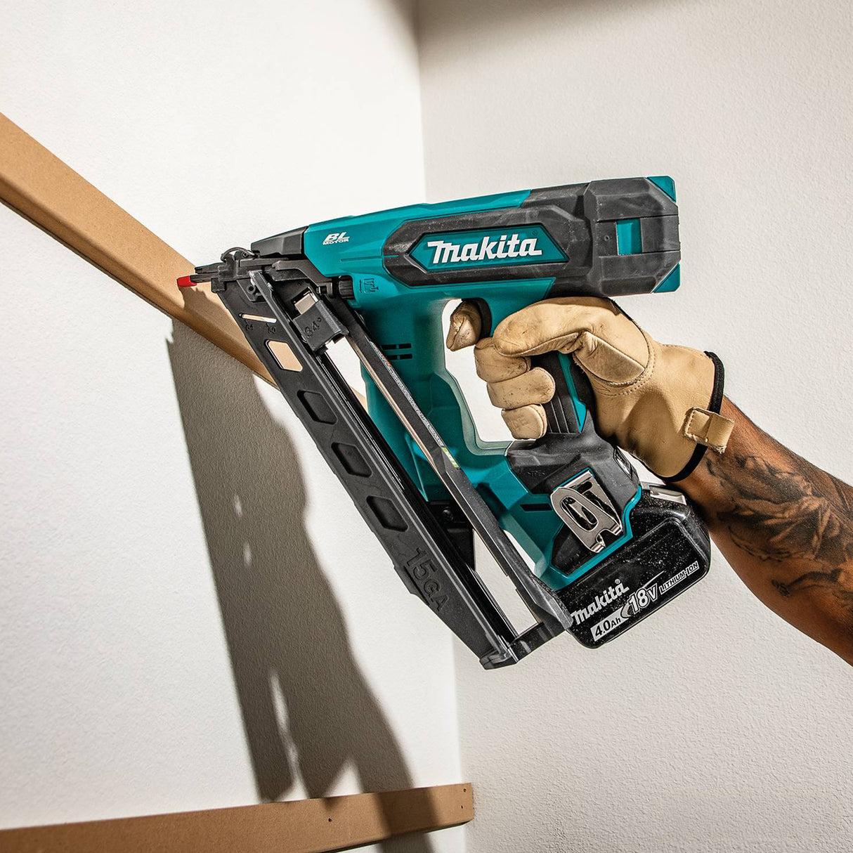Makita DBN620Z 18V LXT Brushless 2-1/2" 15 ga Finish Nailer, 34°, Tool Only