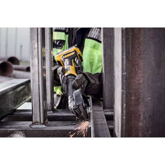 DEWALT DCG432XB ATOMIC COMPACT SERIES™ 20V MAX* 4 in. Extended Cut-Off Tool (Tool Only)