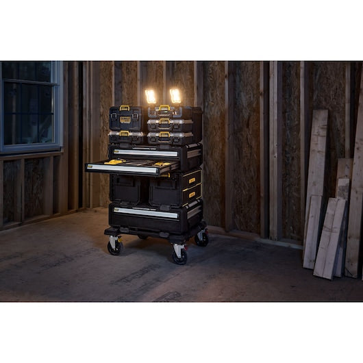 DEWALT DWST08062 TOUGHSYSTEM® 2.0 Adjustable Cordless Work Light