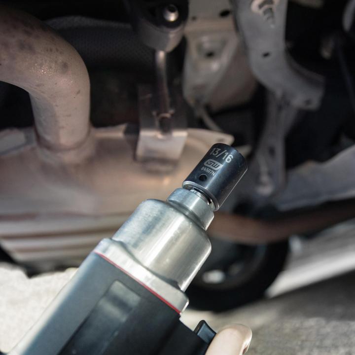 GEARWRENCH 84947N 39 Piece 1/2" Drive 6 Point Standard and Deep Impact SAE Socket Set