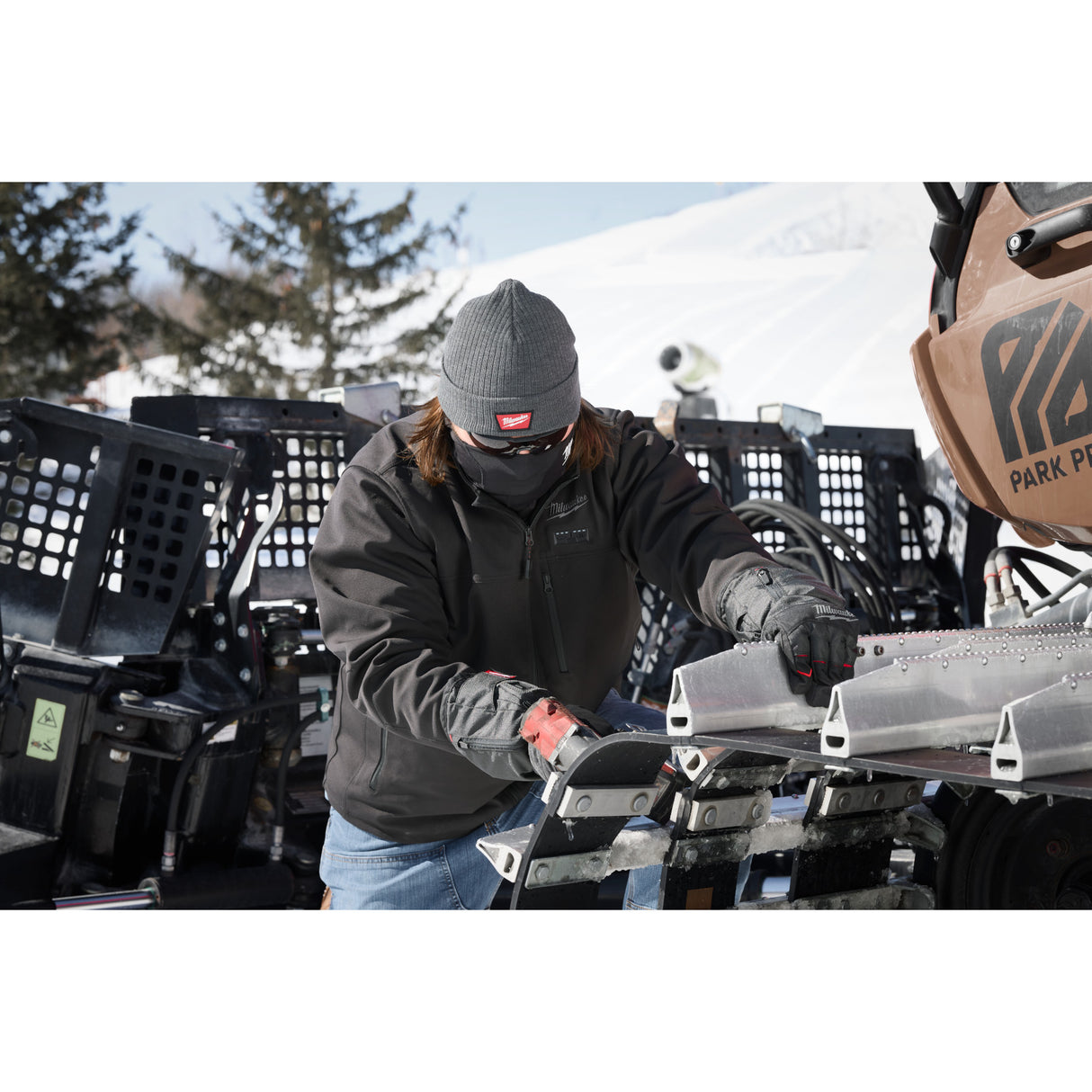 Milwaukee Heated Winter Gloves