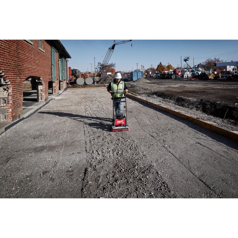 Milwaukee MXF220-2HD MX FUEL 20in Plate Compactor Kit