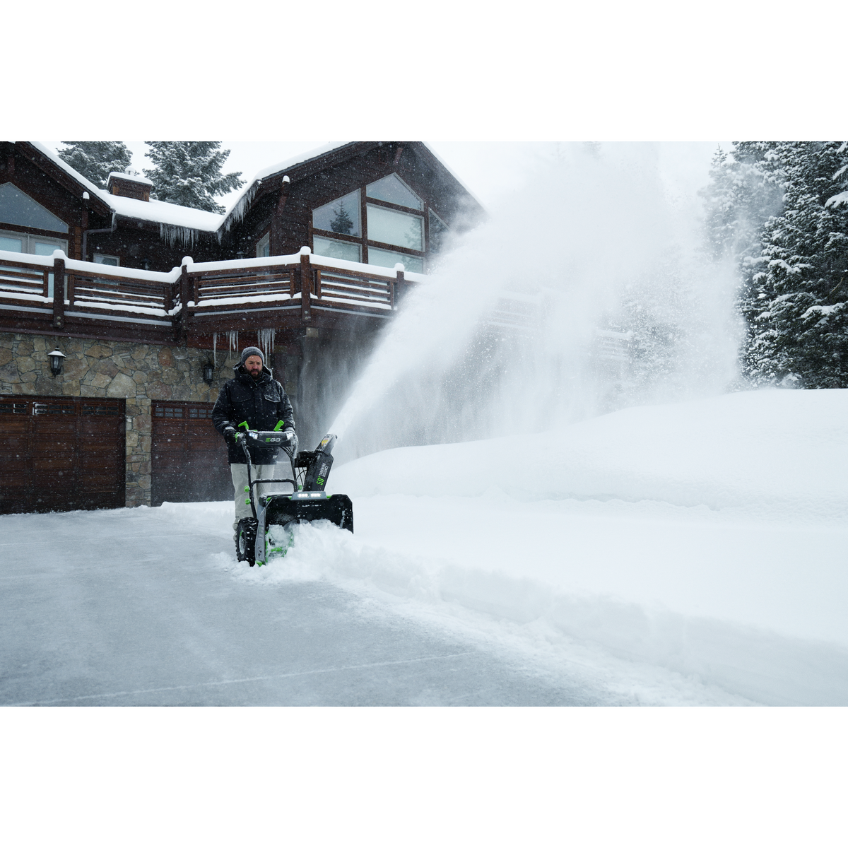 EGO SNT2405 POWER+ 24 in. Self-Propelled 2-Stage Snow Blower with Peak Power™ and 2 x 7.5 Batteries and Dual Port Charger
