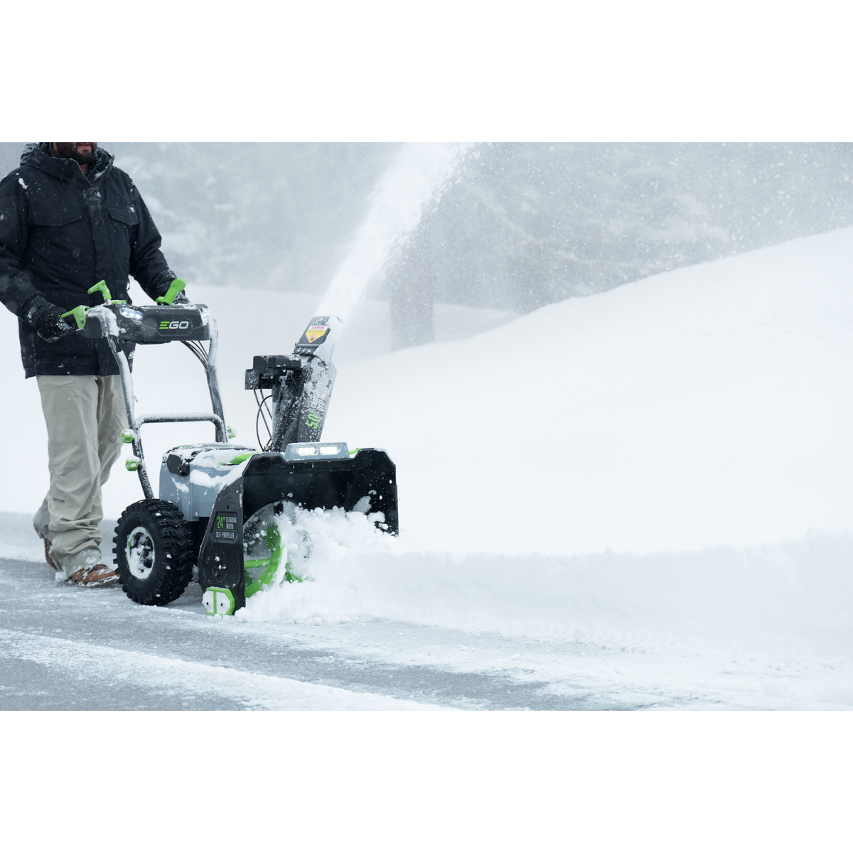 EGO SNT2405 POWER+ 24 in. Self-Propelled 2-Stage Snow Blower with Peak Power™ and 2 x 7.5 Batteries and Dual Port Charger