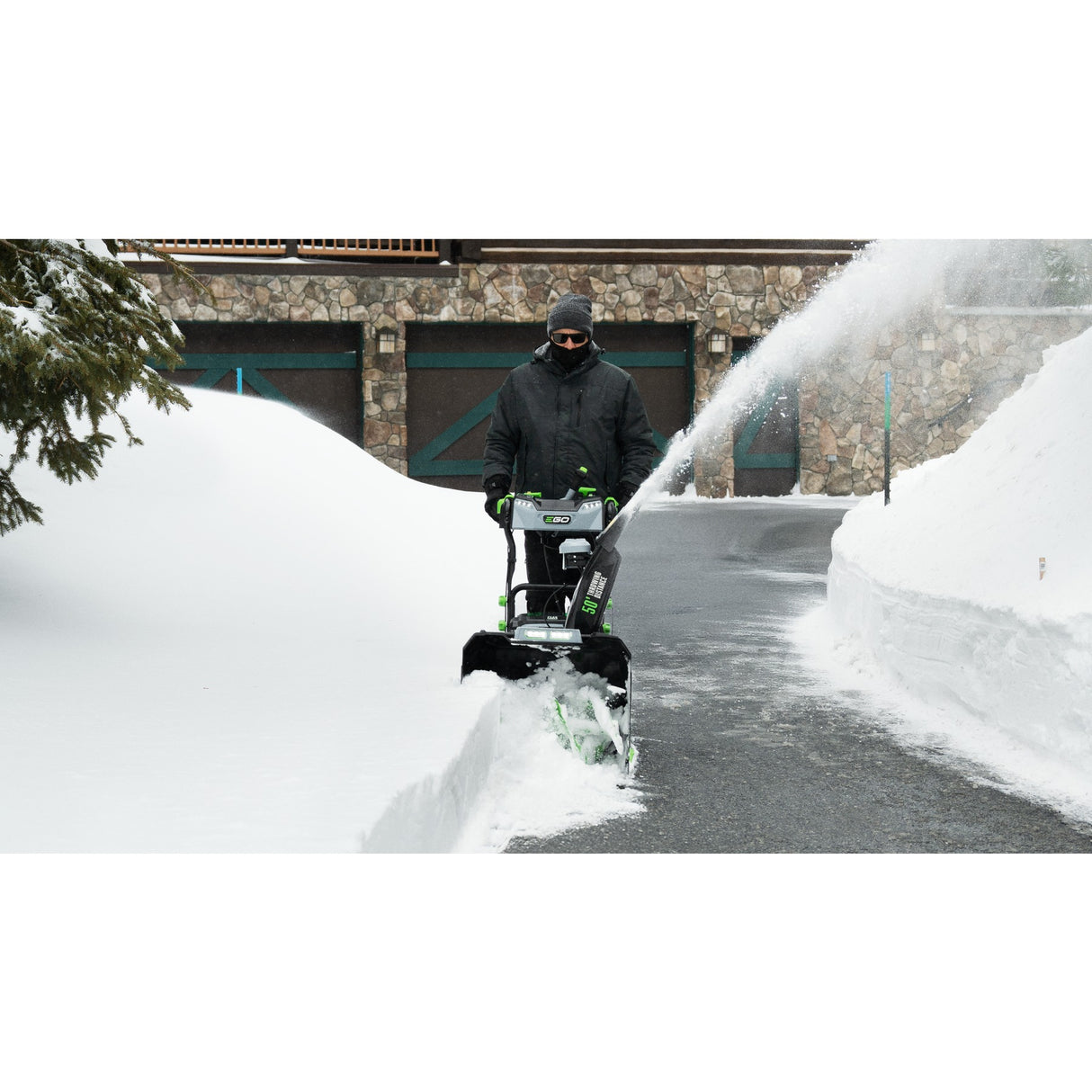 EGO SNT2416 POWER+ 24 in. Self-Propelled 2-Stage XP  Snow Blower with Peak Power™ and 2 x  10.0 Ah Batteries and Dual Port Charger
