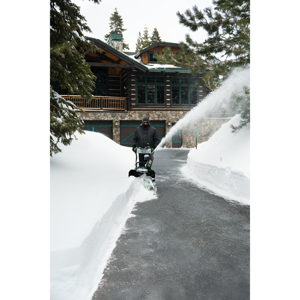 EGO SNT2416 POWER+ 24 in. Self-Propelled 2-Stage XP  Snow Blower with Peak Power™ and 2 x  10.0 Ah Batteries and Dual Port Charger