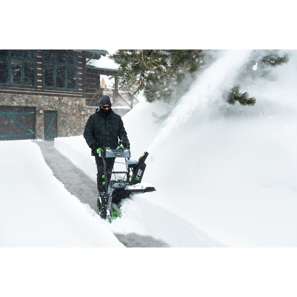 EGO SNT2416 POWER+ 24 in. Self-Propelled 2-Stage XP  Snow Blower with Peak Power™ and 2 x  10.0 Ah Batteries and Dual Port Charger
