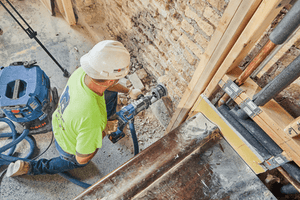 Bosch GBH18V - 28DCK24 18V Brushless Connected - Ready SDS - plus® Bulldog™ 1 - 1/8 In. Rotary Hammer Kit with (2) CORE18V 8 Ah High Power Batteries - Mississauga Hardware Centre Inc