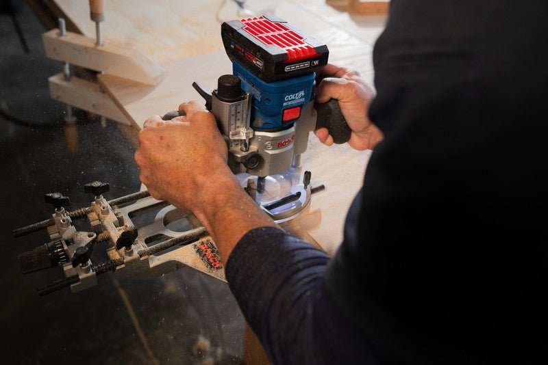 Bosch GKF18V - 25PL14 18V Brushless Colt™ Palm Router Kit with (1) CORE18V® 4 Ah Advanced Power Battery and Plunge Base - Mississauga Hardware Centre Inc