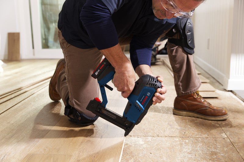 Bosch GTH18V - 18MB12 18V Brushless 18 - Gauge Narrow Crown Stapler Kit with (1) 2 Ah Standard Power Battery - Mississauga Hardware Centre Inc