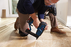 Bosch GTH18V - 18MB12 18V Brushless 18 - Gauge Narrow Crown Stapler Kit with (1) 2 Ah Standard Power Battery - Mississauga Hardware Centre Inc