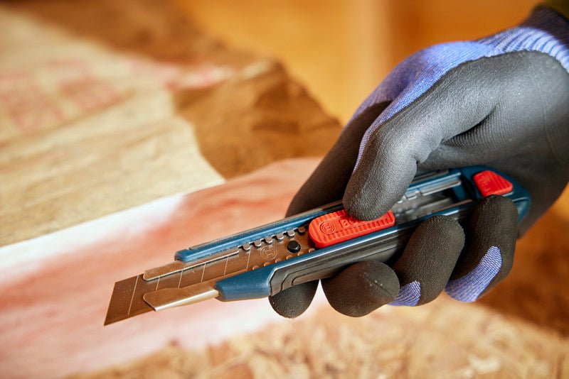 Bosch H11 - 12100 - 1 18mm Snap - Off Utility Knife - Mississauga Hardware Centre Inc